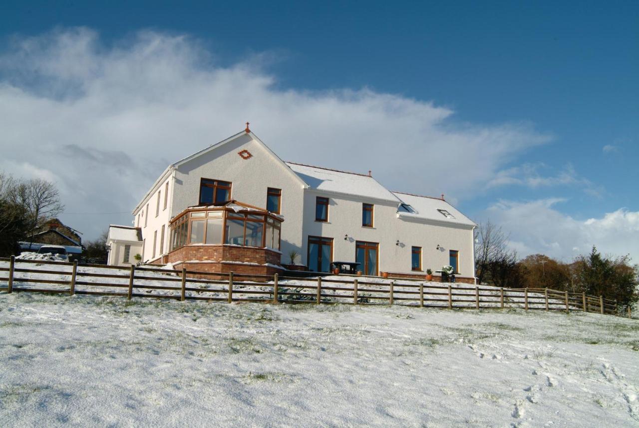 Appartement Penddaulwyn Uchaf Farm # Carmarthenshire à Nantgaredig Extérieur photo